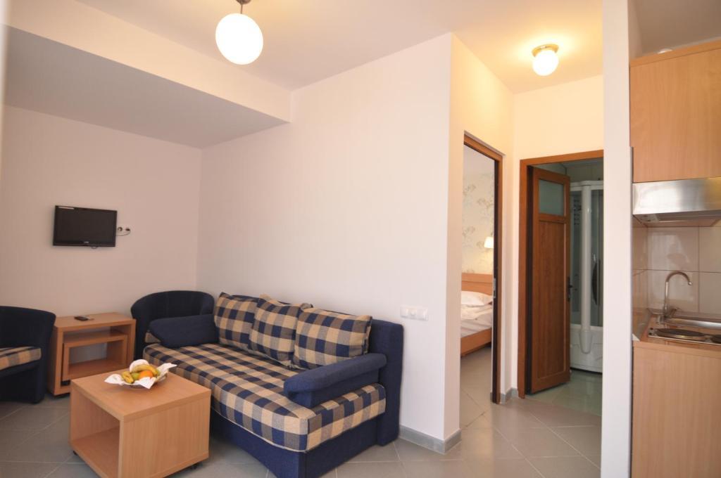 Blue Hotel