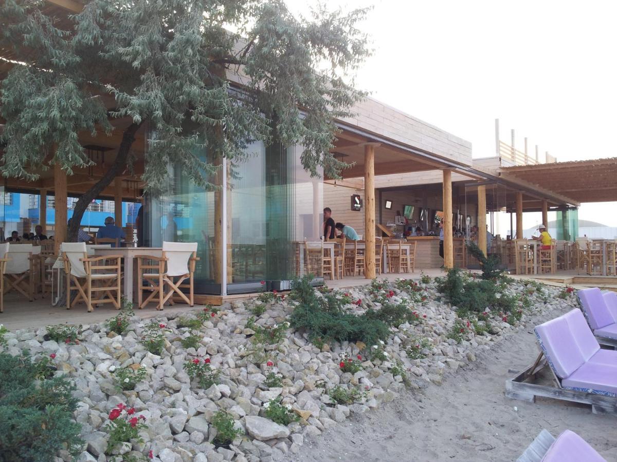 Blue 3* Mamaia